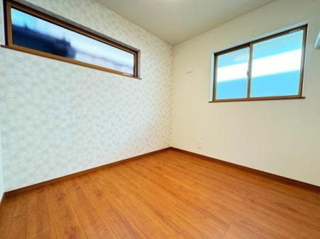 その他内観 多目的に使える洋室の様子
