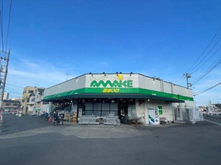 周辺環境 スーパーあまいけウィズ久米店 徒歩10分。品揃え豊富なスーパーマーケットでございます。近隣の方々でいつも賑わっております。 760m