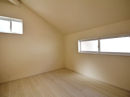 子供部屋 子ども部屋におすすめな5.25帖洋室！二面採光で明るいお部屋です。