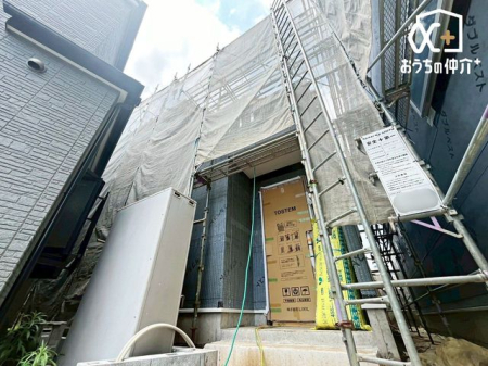 現地外観写真 車通りの少ない落ち着いた環境。お車の出し入れも落ち着いて行えます！ゆったりとした住環境ですので、是非一度足を運ばれて現地をお確かめください。