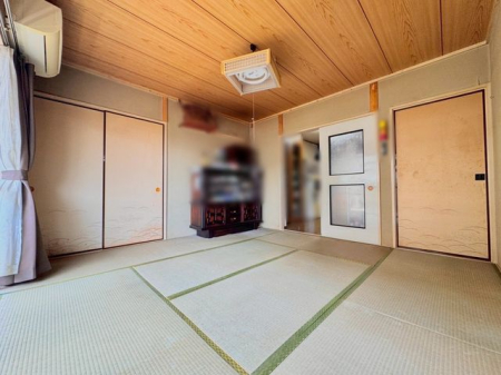 その他内観 バルコニーに面した8帖の和室