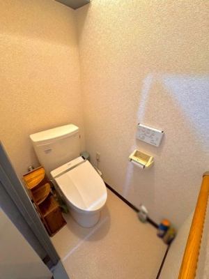 トイレ 温水洗浄便座付のトイレです