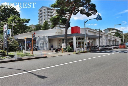 周辺環境 西友ひばりが丘団地店 徒歩9分。営業時間：8:00-25:00笠松坂通りに位置し、食料品や日用品を販売しているスーパーです。駐車場：あり 670m