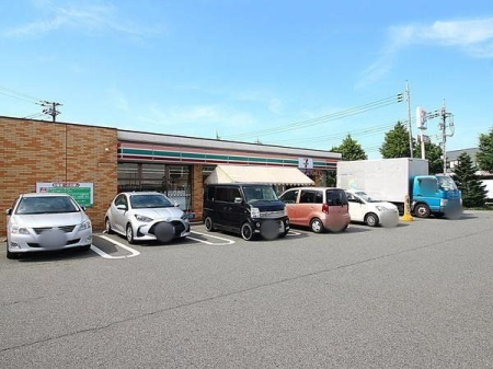 周辺環境 セブンイレブン東久留米中央町2丁目店 徒歩14分。営業時間，全日：24時間.定休日，無 受取店分類，コンビニ.サービス，荷物を持込発送できる 1080m