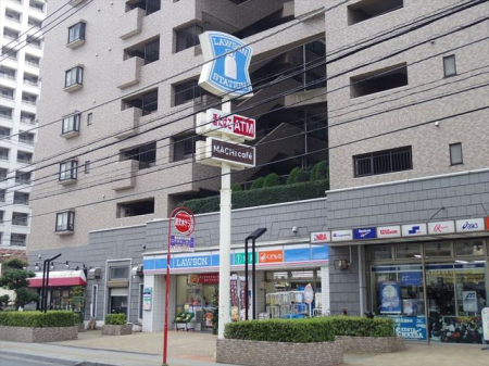 周辺環境 ローソン所沢元町店 徒歩1分。24時間営業なので、急なお買い物にも便利です。飲食物や軽い日用品を販売しております。駐車場；無 80m