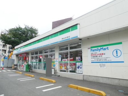周辺環境 ファミリーマート　東村山久米川通り店 徒歩2分。【営業時間】24時間営業【駐車場】あり 150m