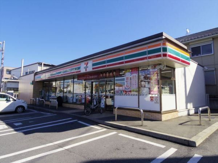 周辺環境 徒歩7分。【セブンイレブン入間扇町屋4丁目店】営業時間24時間。車椅子対応の駐車場。お支払い：クレジット カード。 540m