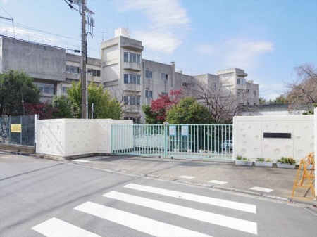 周辺環境 徒歩10分。【高倉小学校】13クラス 児童数:257人 770m