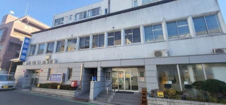 周辺環境 徒歩12分。【原田病院】営業時間 9時00分～17時00分(日曜日　定休日)西武池袋線 入間市駅南口より徒歩8分 930m