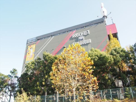 周辺環境 徒歩19分。【ラウンドワンスタジアム入間店】駐車場 500台 西武池袋線 入間市駅から無料シャトルバスあり 1470m