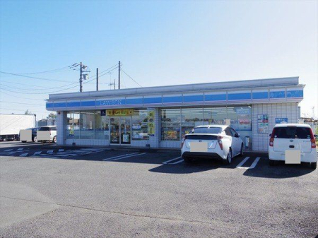 周辺環境 所沢市立三ケ島中学校 徒歩5分。敷地が広く、部活動なども盛んな中学校です。 340m