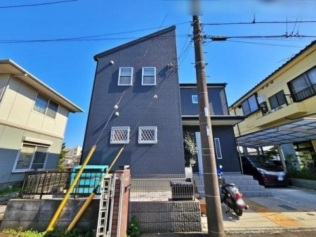 現地外観写真 ～Appearance～現地は閑静な住宅街、晴れた日は太陽の光を浴びて気持ちもリフレッシュ！自然も感じられる住宅街