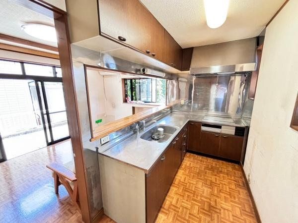 Lb` `Kitchen`gLb`炱AH̏yԂɁAZłX[YɖʂȂƂłAȒPɂłȂǁAyLb`Xy[XɎdグ܂B