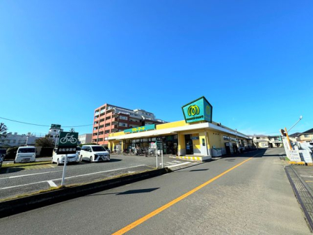 周辺環境 マミーマート狭山ヶ丘店 徒歩5分。品揃え豊富なスーパーマーケットでございます。近隣の方々でいつも賑わっております。駐車場も広いです。 340m