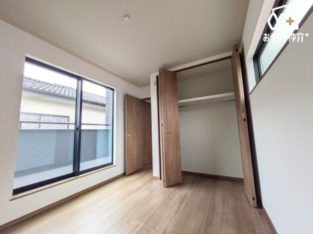寝室 バルコニーに面しているお部屋です。