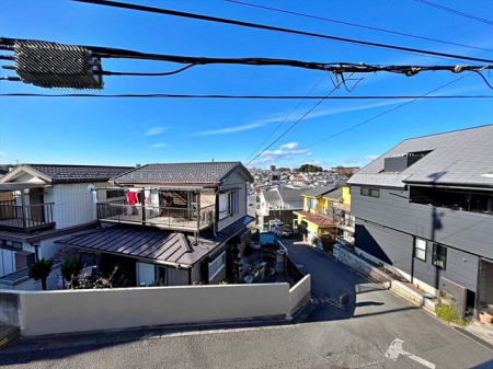 その他 バルコニーからの眺望です！天気の良い日には青空が広がります！