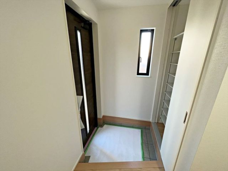 玄関 収納力豊富な玄関です。