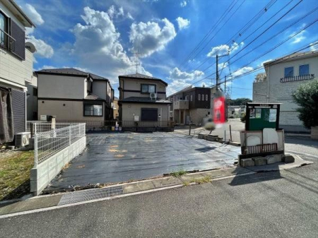 現地土地写真 北・西側が道路に面した陽当たり良好な角地