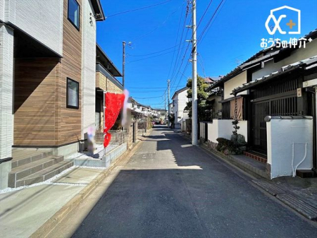 現地外観写真 一戸建ての多いエリア、静かで落ち着いた雰囲気
