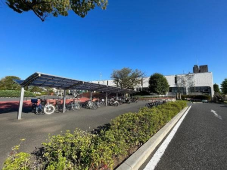 周辺環境 富士見市役所 徒歩14分。営業時間　平日　8：30～17：15 1080m
