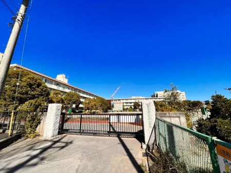 周辺環境 富士見市立諏訪小学校 徒歩8分。 580m