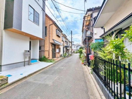 現地外観写真 生活環境の良好な閑静な住宅地です。