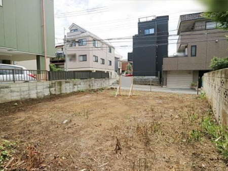 現地土地写真 生活環境が良好なエリアです