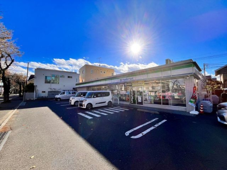 周辺環境 ファミリーマート　ふじみ野さくら通店 徒歩6分。24時間営業のコンビニエンスストア 460m