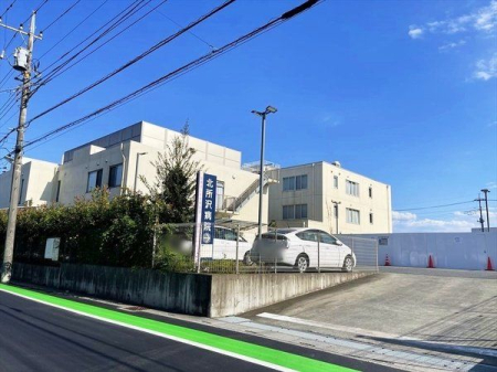 周辺環境 北所沢病院 徒歩18分。内科、皮膚科、リハビリテーション科がある病院でございます。 1400m