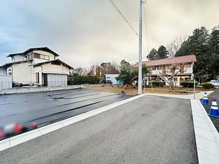 現地土地写真 接道の様子です