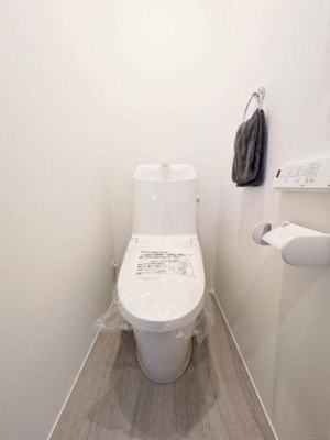 トイレ シンプルな内装のスッキリとしたトイレです
