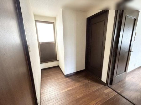 その他 ホールからバルコニーへ出入りできます