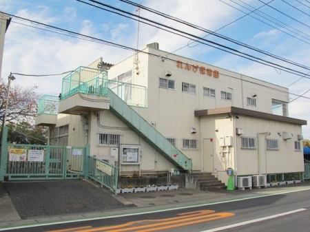 周辺環境 れんげこども園 徒歩4分。武蔵野線「東所沢駅」が最寄りとなっております。 290m
