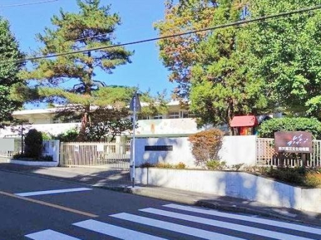 周辺環境 第三文化幼稚園 徒歩6分。遊具が多い充実した幼稚園でございます。 420m