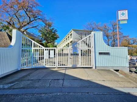 周辺環境 所沢市立山口中学校 徒歩16分。西武狭山線下山口駅近くの広々とした敷地がある中学校でございます。周辺からの評判も良いです！ 1230m