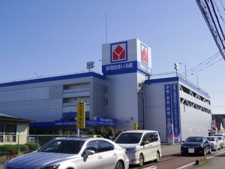 周辺環境 徒歩24分。【ヤマダ電機入間店】営業時間 10時00分～20時00分　入間ICから20分　西武鉄道 武蔵藤沢駅から徒歩7分 1850m