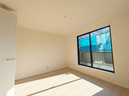 寝室 バルコニーに面しているお部屋です。