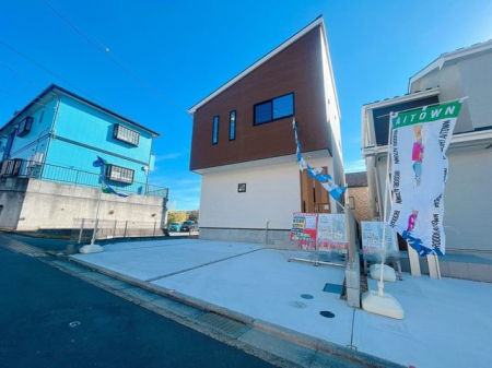 現地外観写真 子育てファミリーはもちろん、ゆったりと暮らしたい方にもおすすめしたい、落ち着いた住環境になっております。