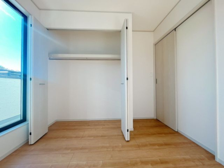 収納 ゆったりとした洋室