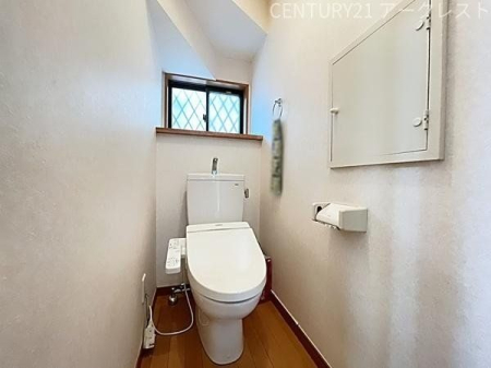 トイレ 温水洗浄機能付きトイレです
