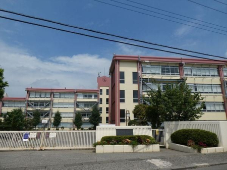 周辺環境 東村山市立東村山第四中学校 徒歩21分。【通学　区域】廻田町全域(一から四丁目) 多摩湖町全域(一から四丁目) 諏訪町三丁目 野口町全域(一から四丁目) 1610m