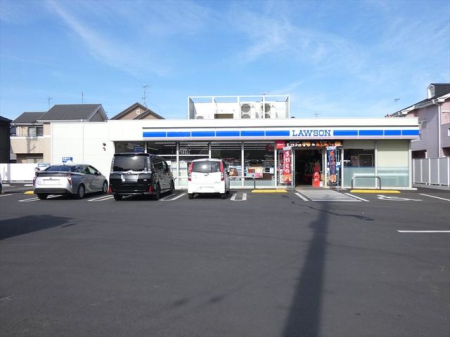周辺環境 ローソン ふじみ野松山店 徒歩4分。24時間営業のコンビニエンスストア 300m