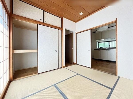 その他内観 ダインニングと続き間で使える便利な和室