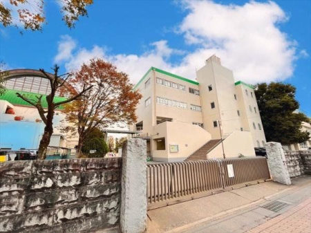 周辺環境 ふじみ野市立さぎの森小学校 徒歩13分。池上、駒林一部、駒林元町1丁目一部、新駒林一部、水宮、仲町1-3など 970m