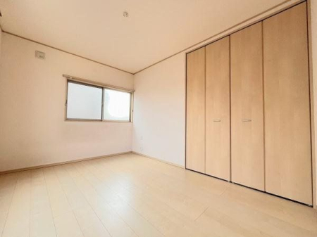 その他内観 2階中央約6帖洋室
