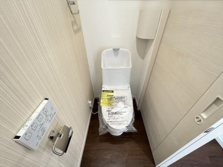 トイレ 1階の温水洗浄便座付トイレ