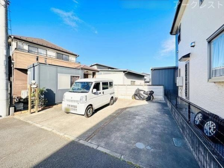  カースペースはゆったり2台駐車できます
