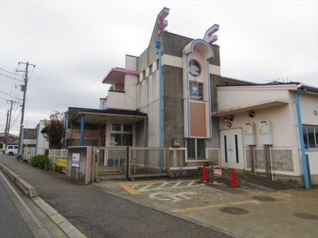 周辺環境 徒歩6分。【藤沢保育所】保育時間7時30分～18時30分。心身ともに健やかな発達ができるように、保護者と協力し、保育を行う。 410m
