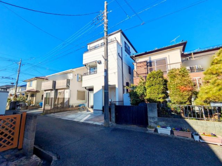 現地外観写真 子育てファミリーはもちろん、ゆったりと暮らしたい方にもおすすめしたい、落ち着いた住環境になっております。