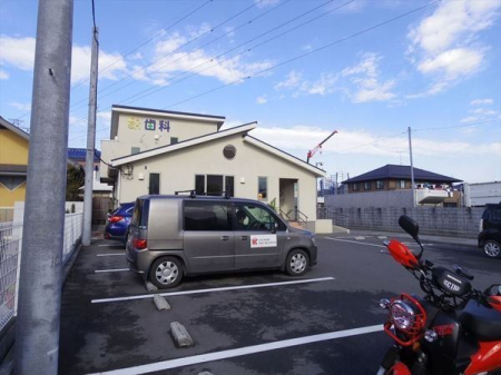 周辺環境 徒歩9分。【カーサデンタルクリニック】営業時間9時00分～13時00分　14時30分～19時00分　一般歯科・小児歯科・矯正歯科 680m